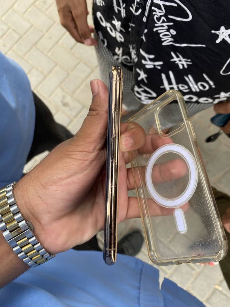 Apple iPhone 11 Pro 3
