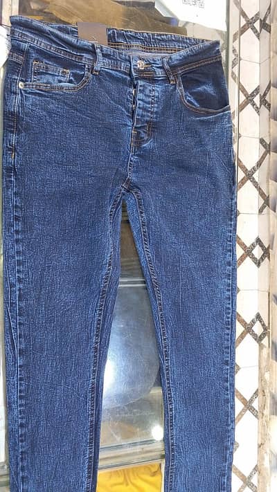 jeans pants available