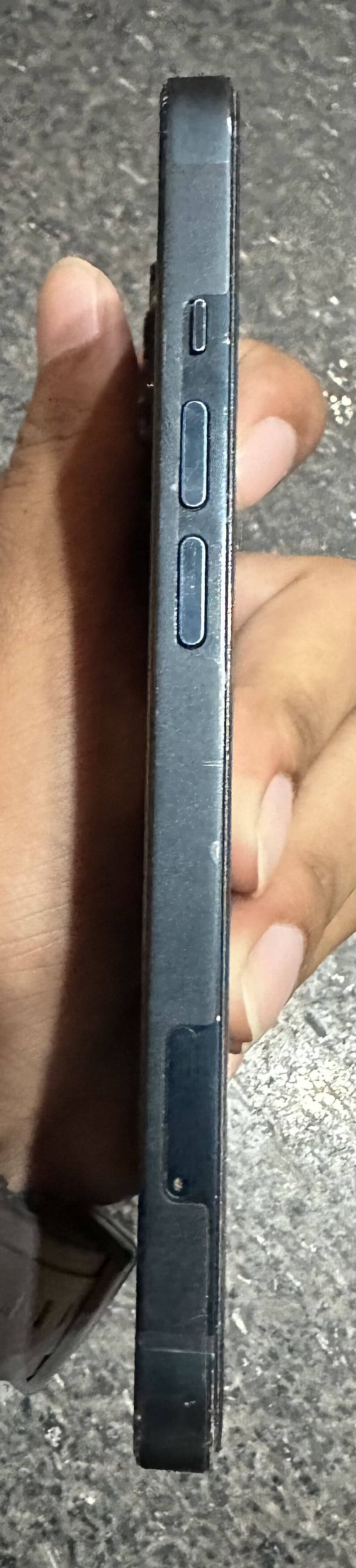 Apple iPhone 13 2