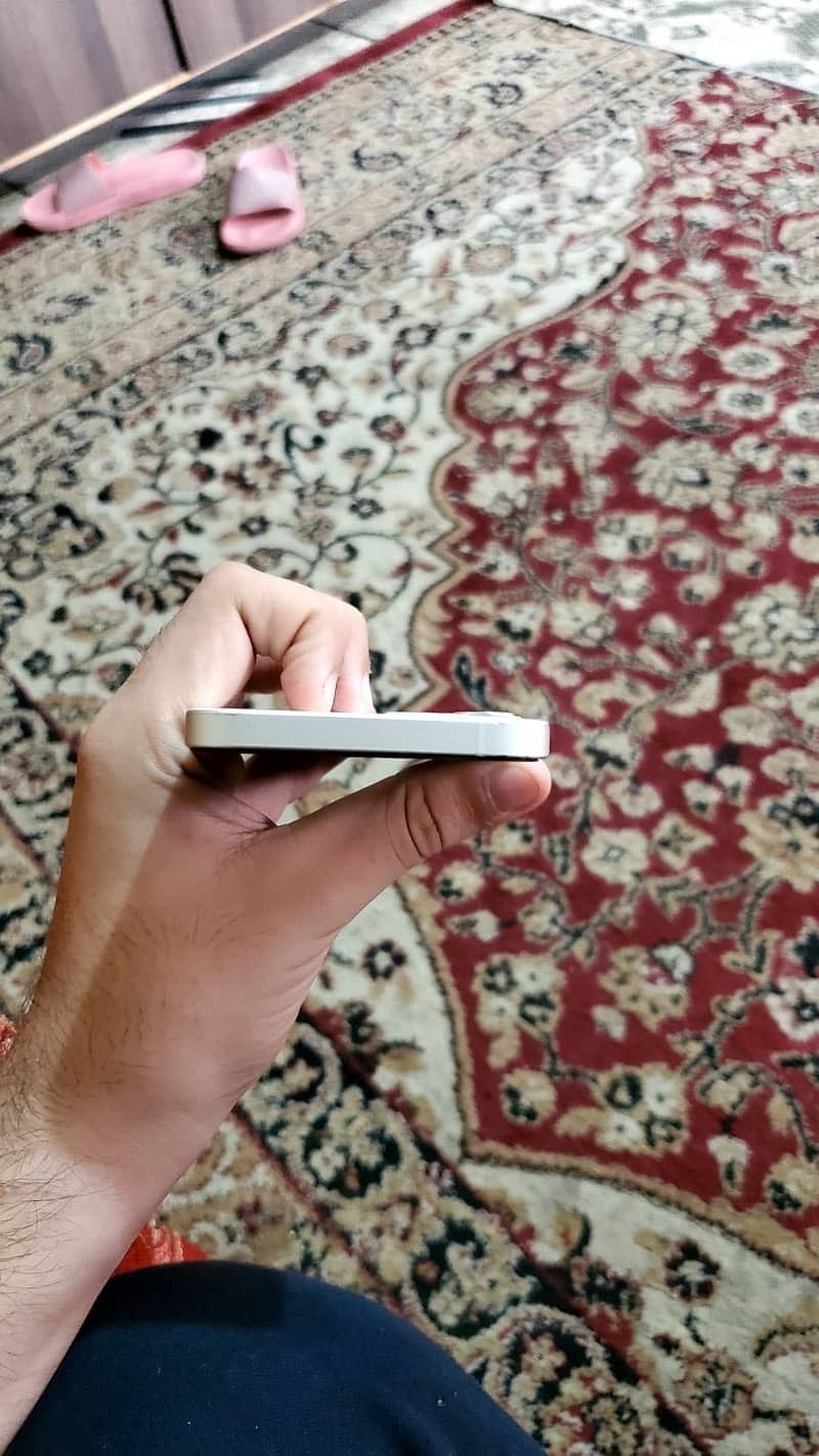 Apple iPhone 12 3