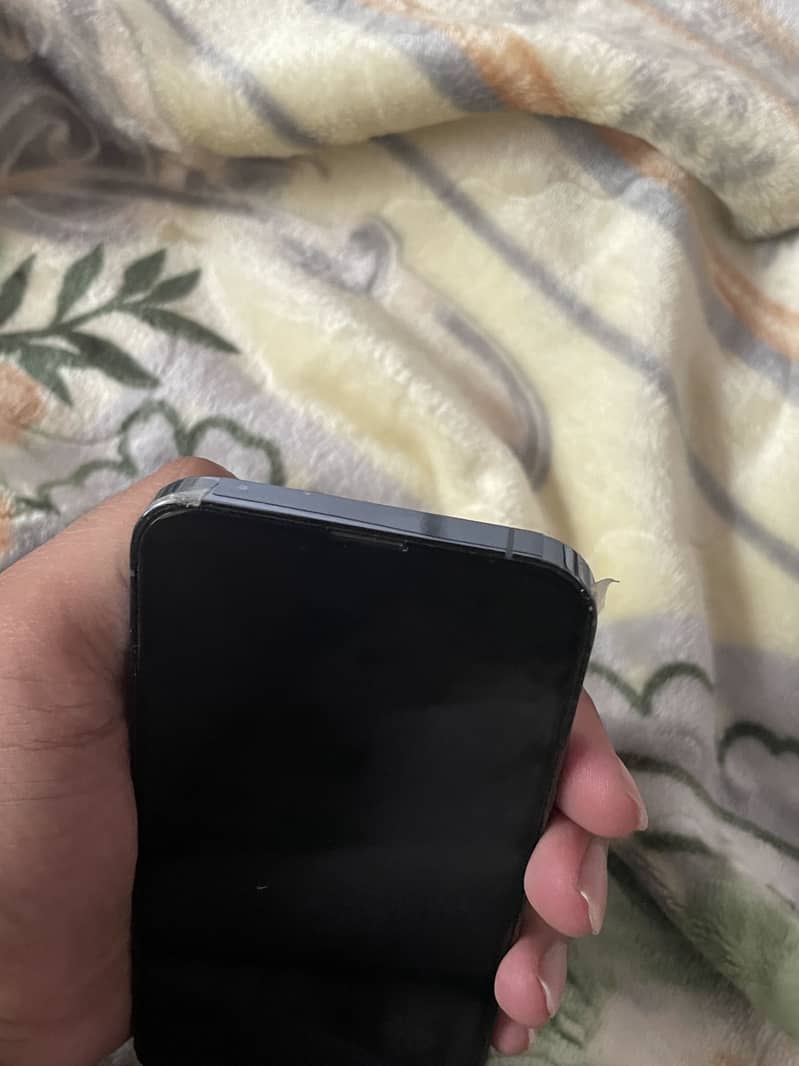 Apple iPhone 13 Pro 2