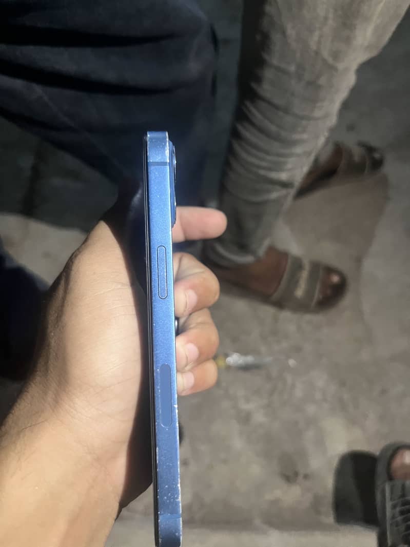 Apple iPhone 13 6