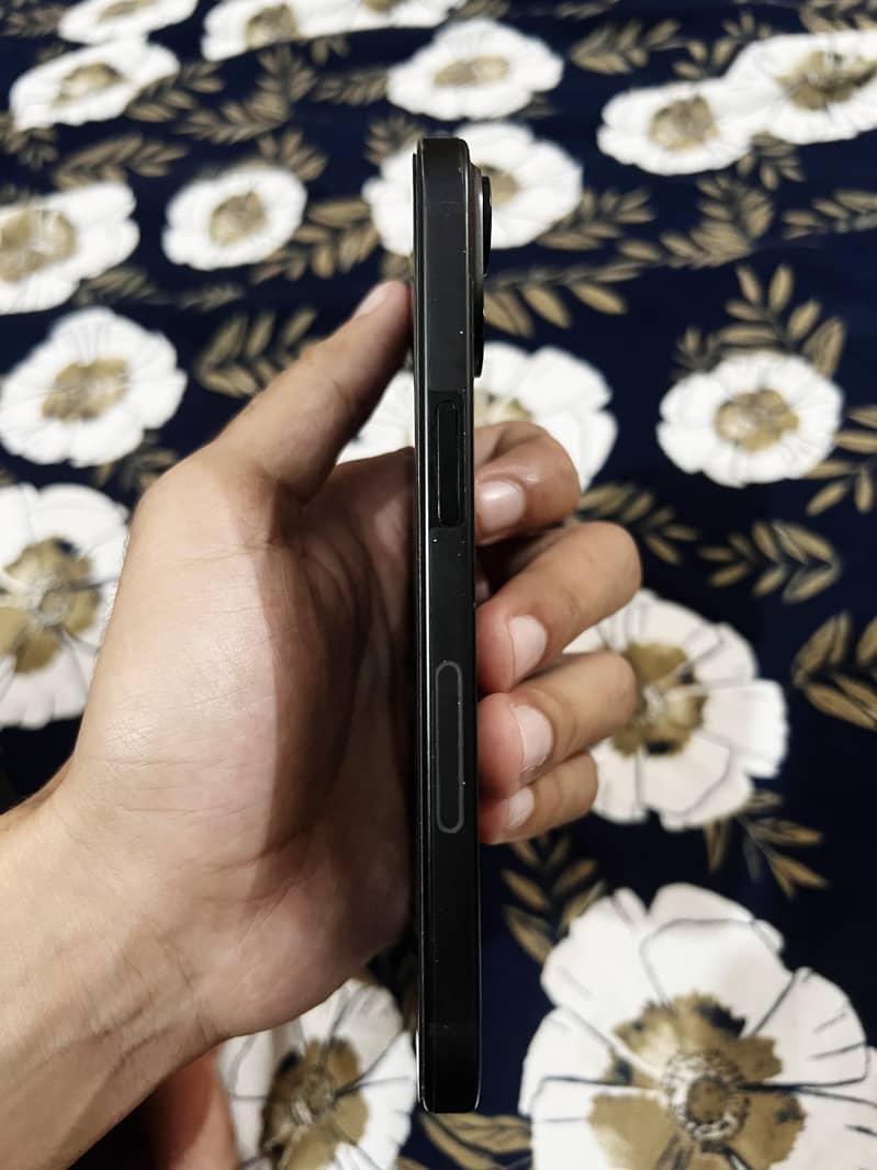 Apple iPhone 15 5