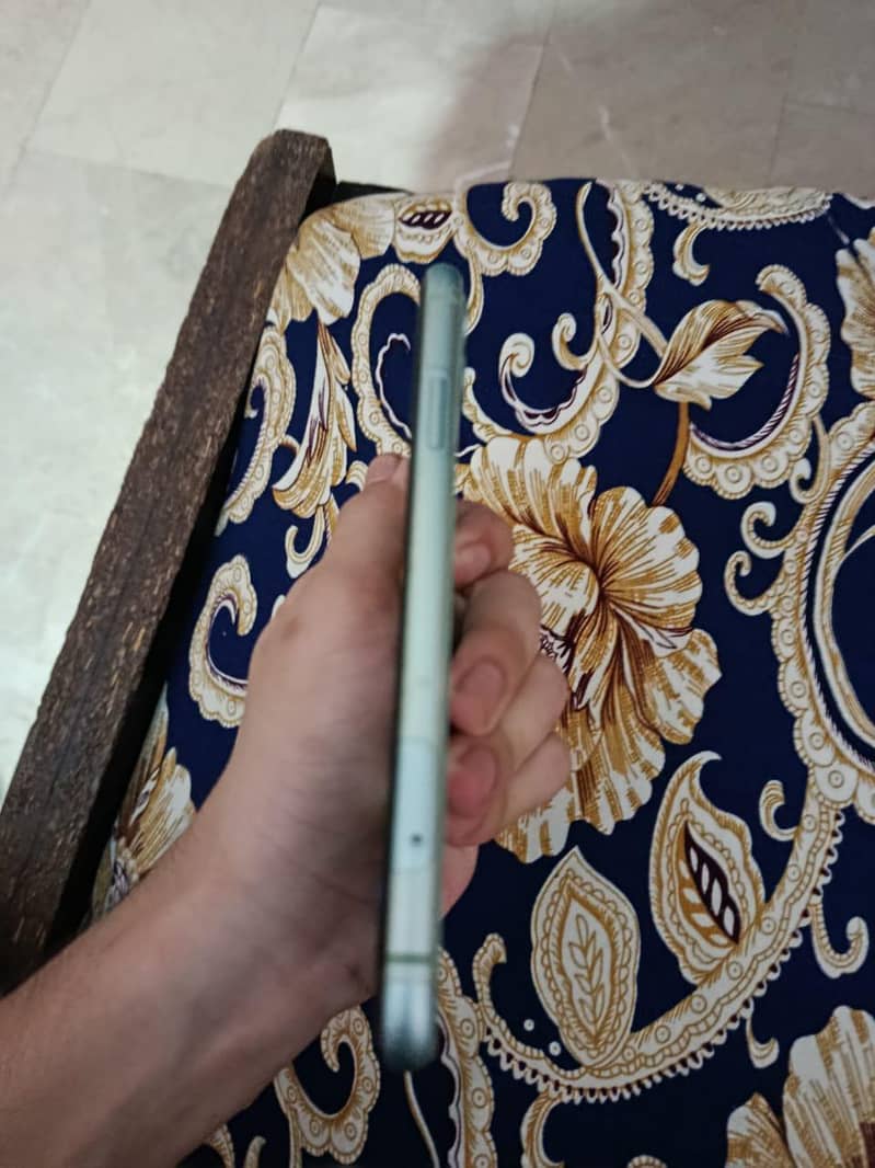 Apple iPhone 11 2