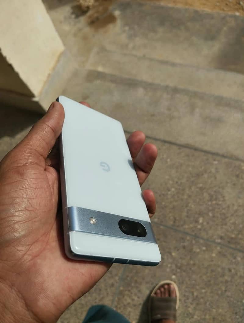 Google Pixel 7a 12