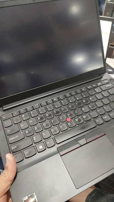 laptop lenovo thinkpad ryzen 5 4600u and 2 gb graphics  card