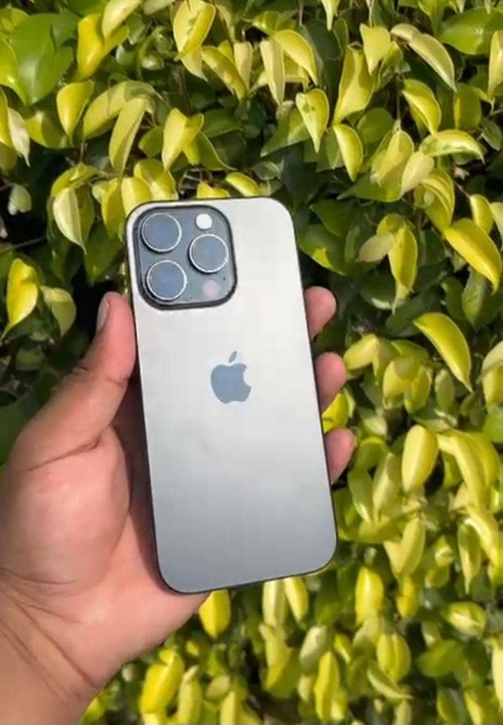 Apple iPhone 16 Pro 2