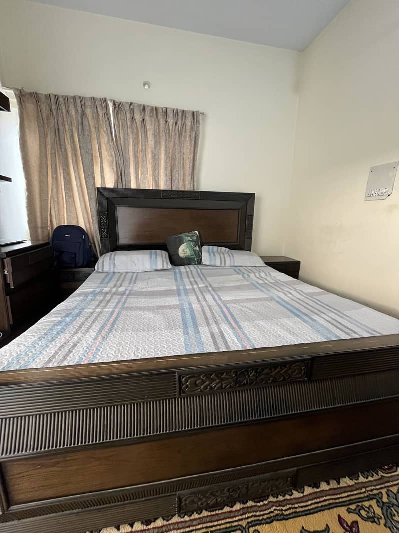King size bed 2