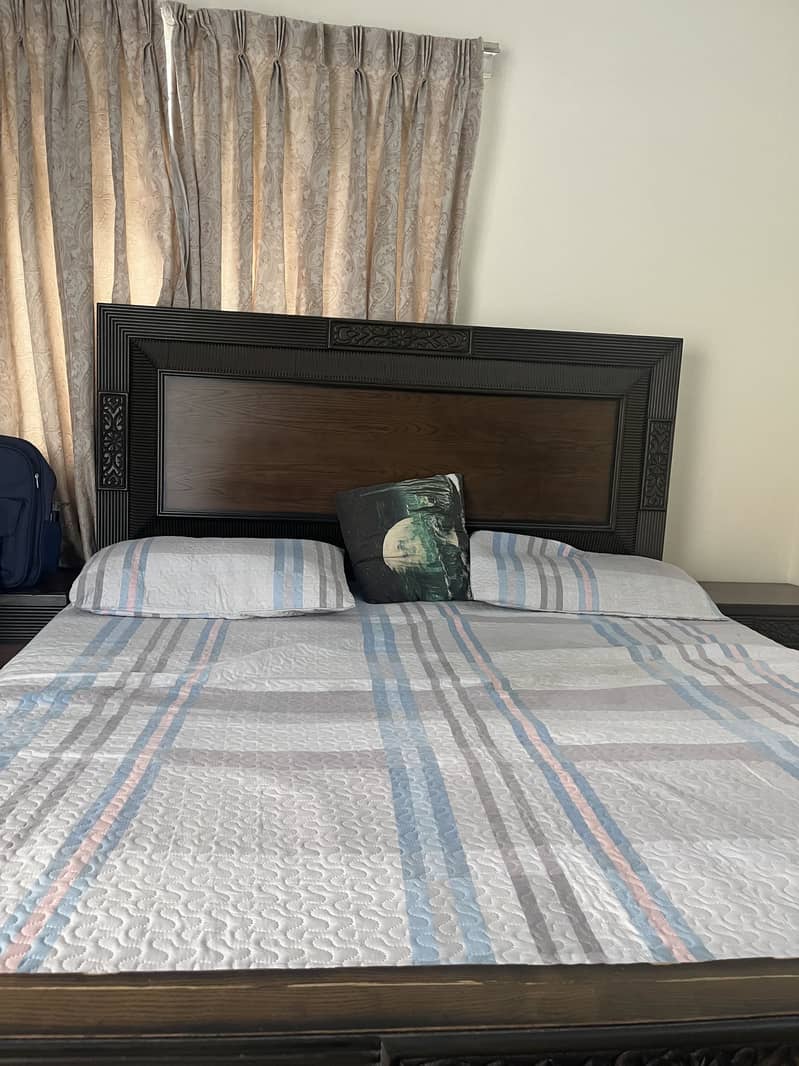 King size bed 5