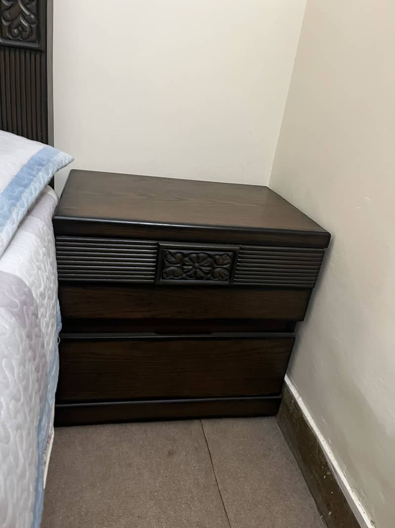 King size bed 7