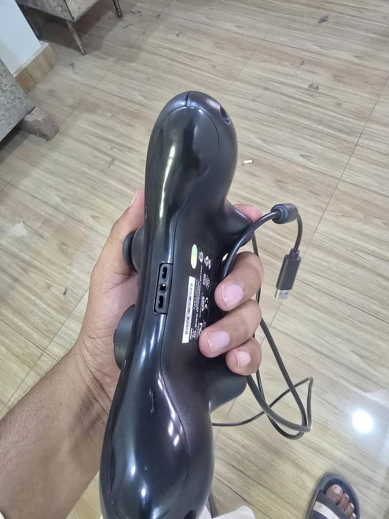 GAMING CONTROLLER 1