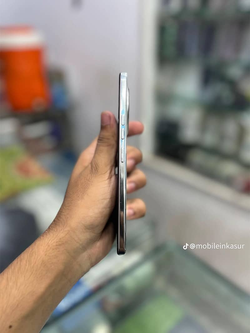 Tecno CAMON 30 0