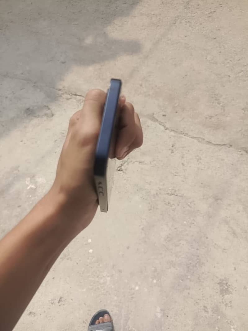 Apple iPhone 12 1