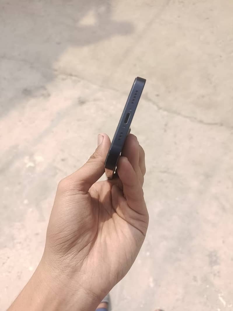 Apple iPhone 12 5