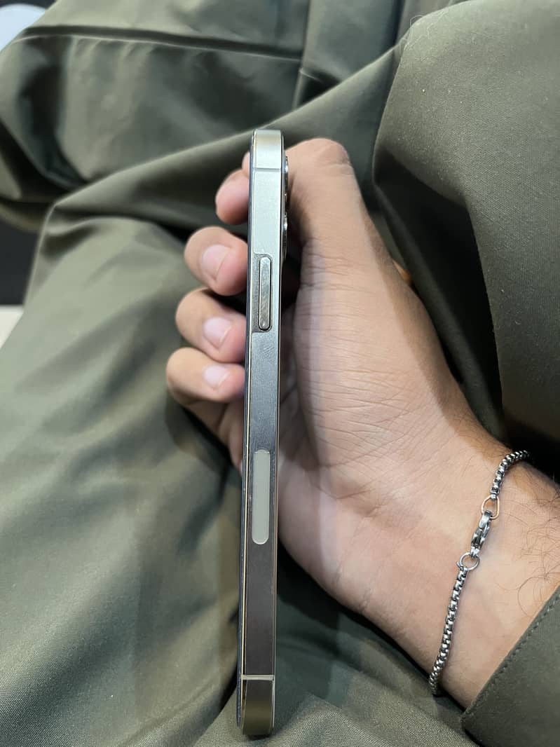 Apple iPhone 12 Pro 4