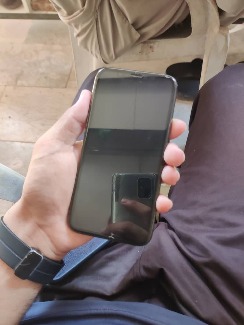 Apple iPhone 11 Pro 1