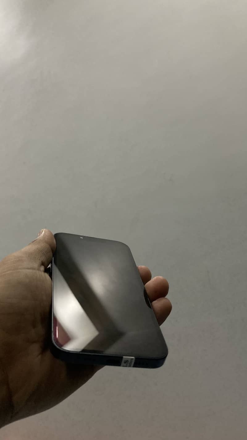 Apple iPhone 13 5