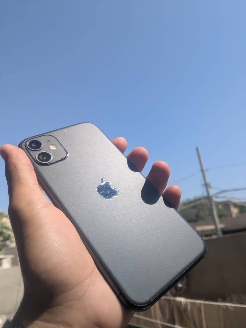 Apple iPhone 11 0