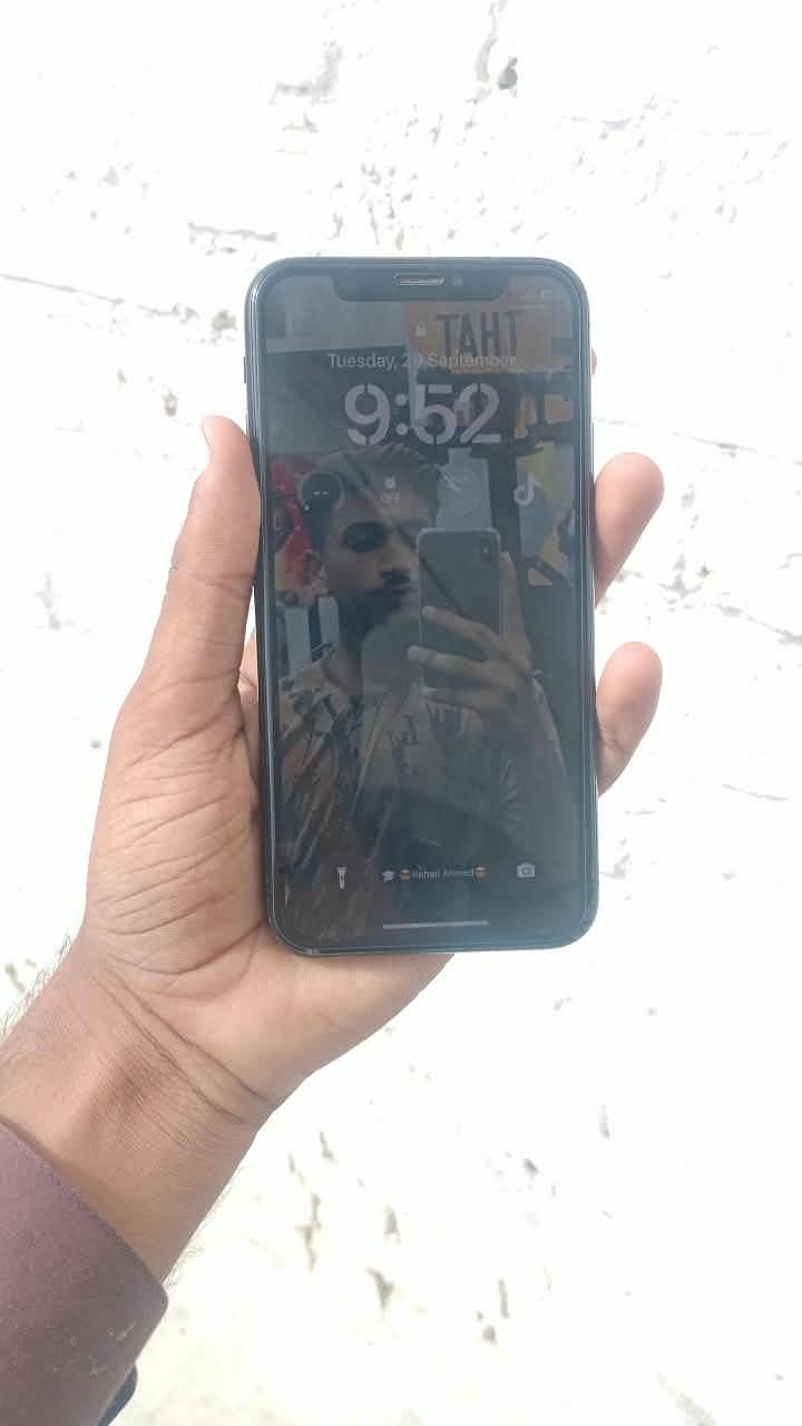 Apple iPhone X 4