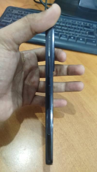 Samsung S22 5G 128GB PTA Approved – Excellent Condition