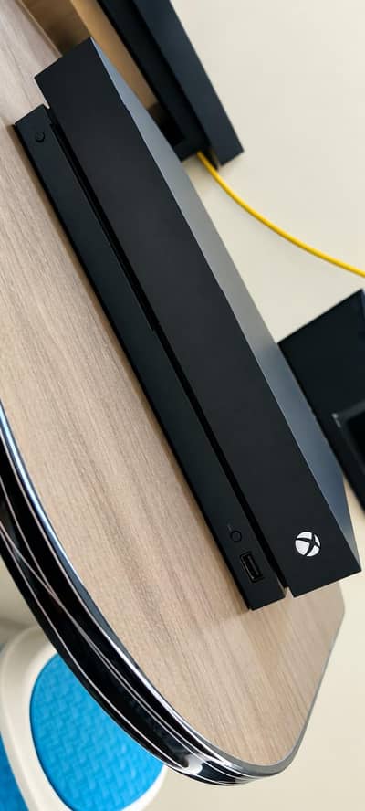 Xbox one X | 4k 1 TB