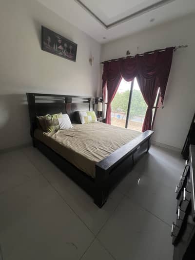 Ded king siz along side tables ,matris  and dressing table ,imported