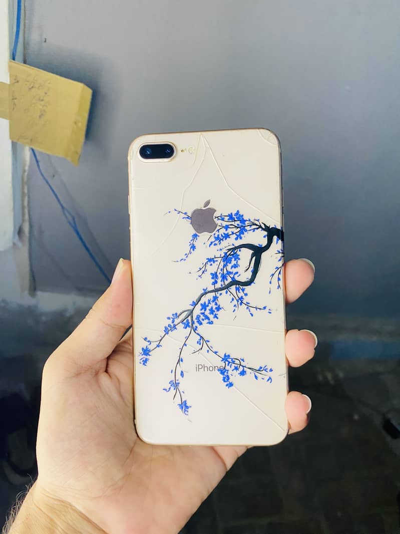 Apple iPhone 8 Plus 0