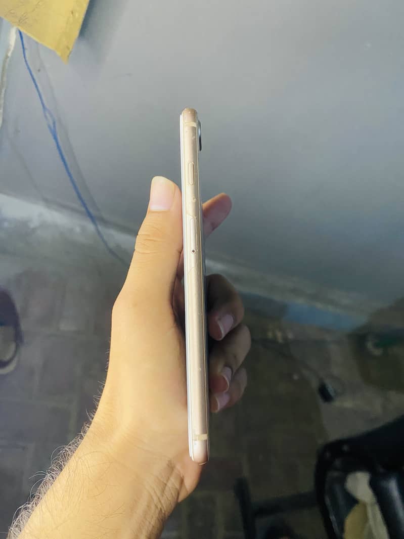 Apple iPhone 8 Plus 4