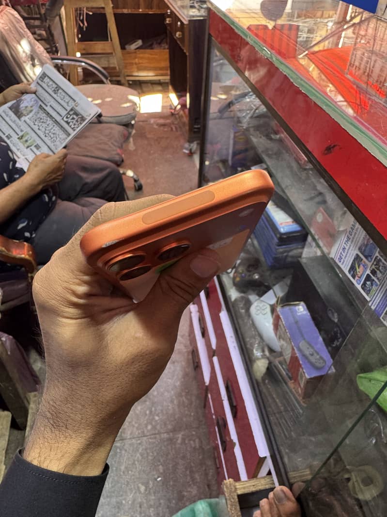 Apple iPhone 17 Pro Max 4