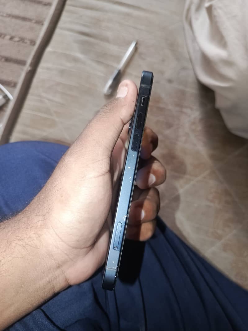 Apple iPhone 12 1