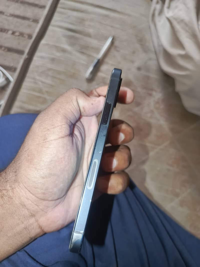 Apple iPhone 12 2