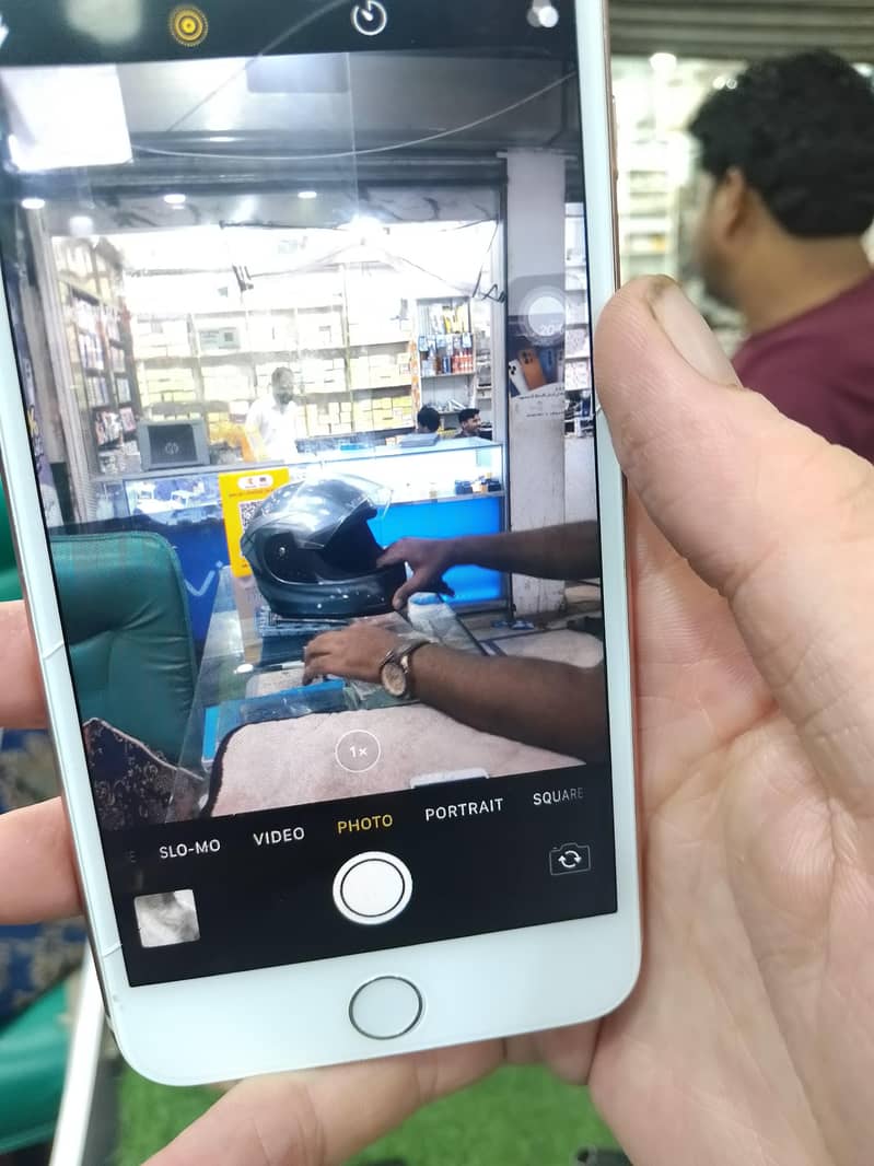 Apple iPhone 8 Plus 0