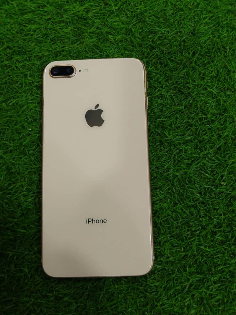 Apple iPhone 8 Plus 3