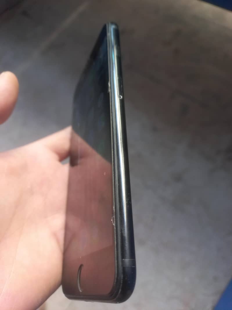 Apple iPhone 7 Plus 3
