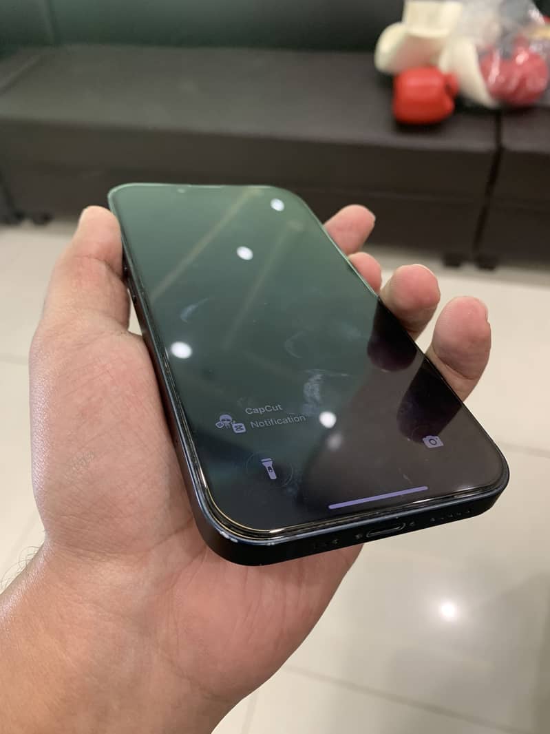 Apple iPhone 13 6