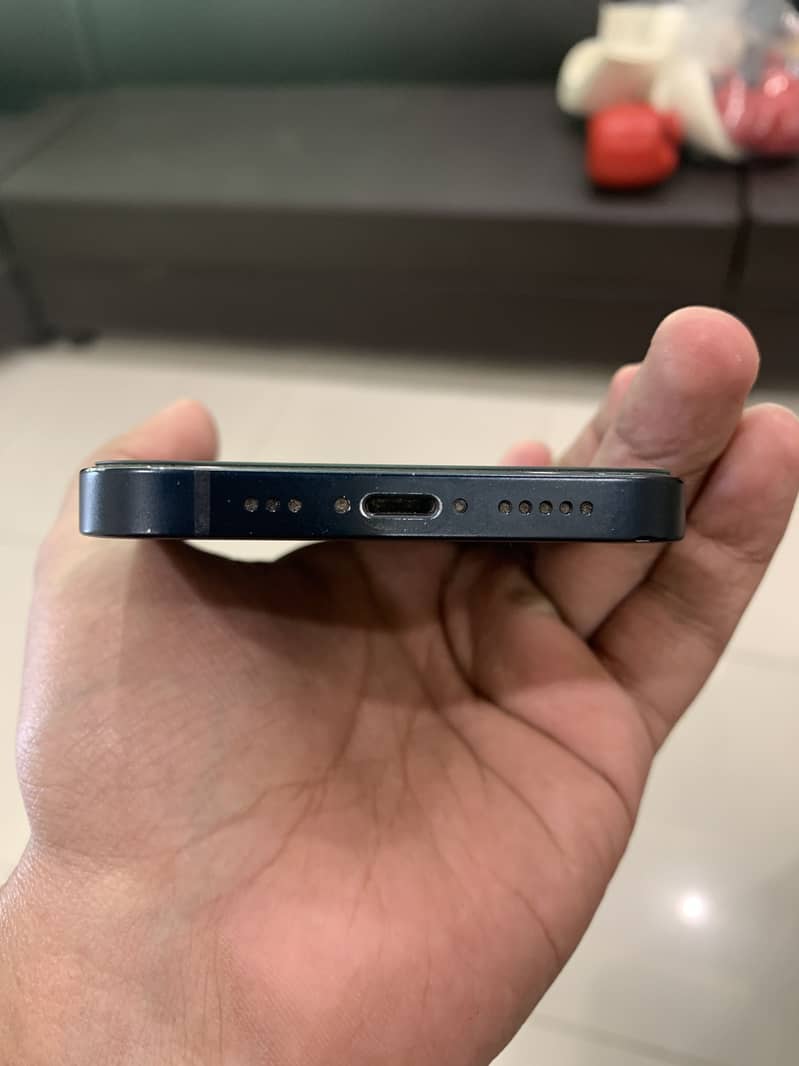 Apple iPhone 13 9