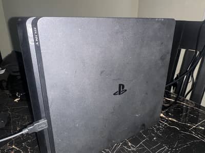 Ps4 slim 1 Tb in good condition