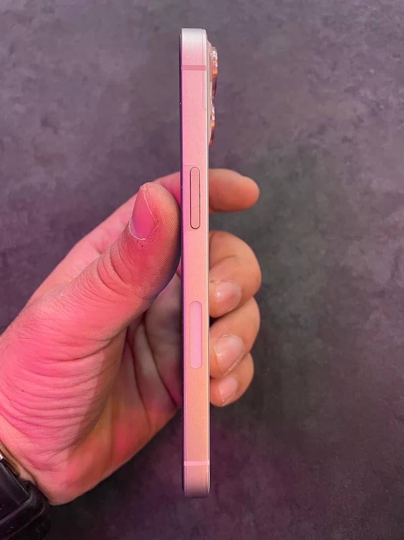 Apple iPhone 13 5