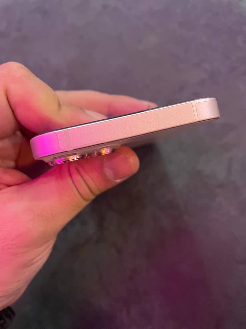 Apple iPhone 13 6