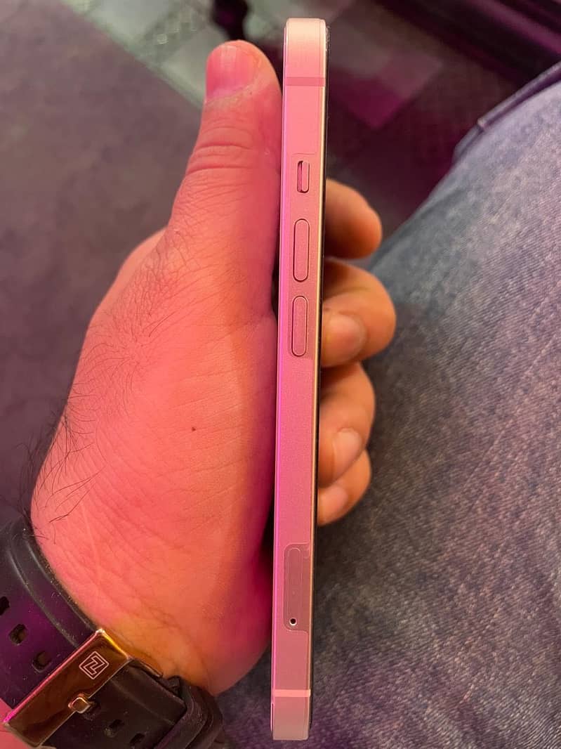 Apple iPhone 13 7