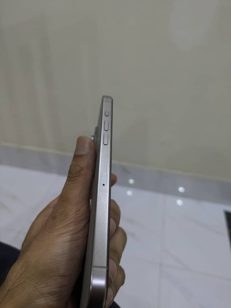 Apple iPhone 15 Pro Max 7