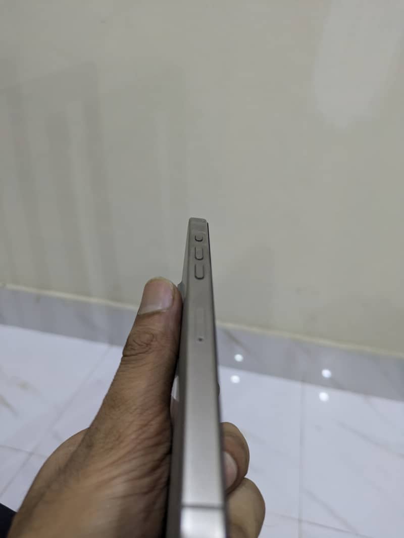 Apple iPhone 15 Pro Max 8