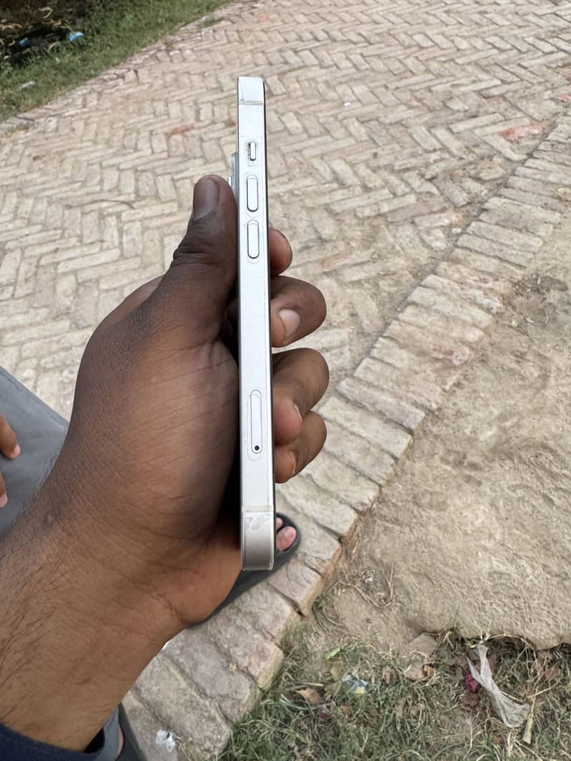 Apple iPhone 14 2