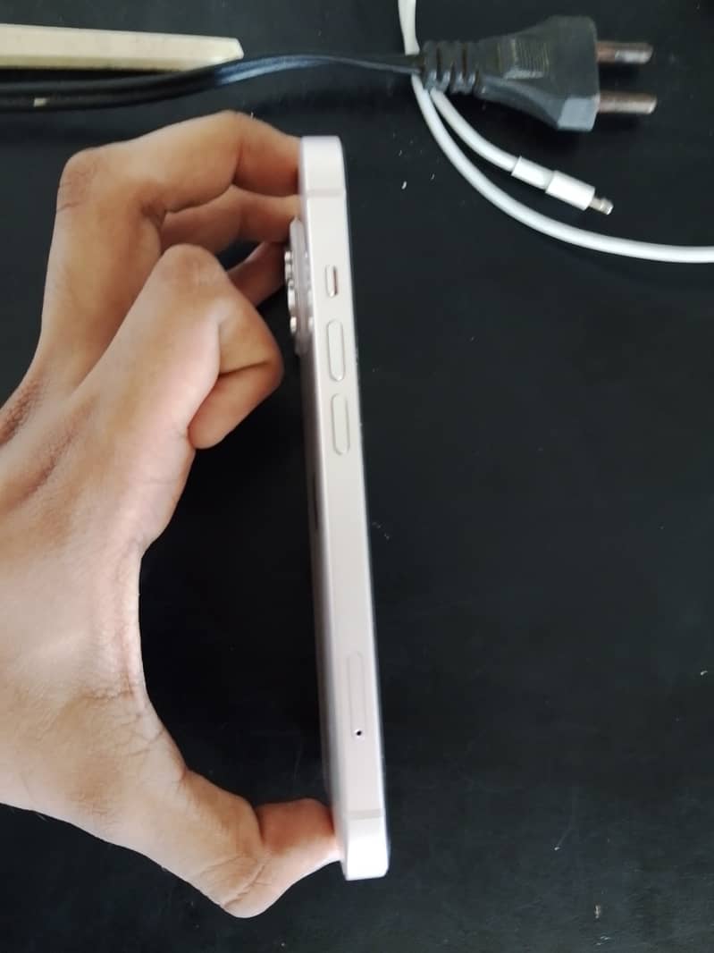 Apple iPhone 13 3