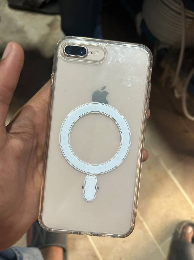 Apple iPhone 8 Plus 0