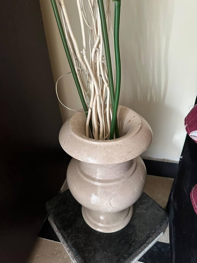 Marble vase 1