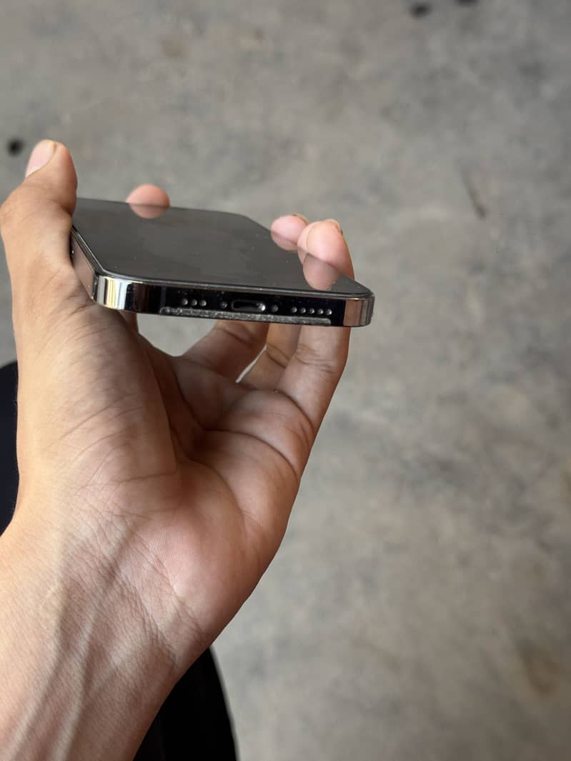 iPhone 13 Pro 4
