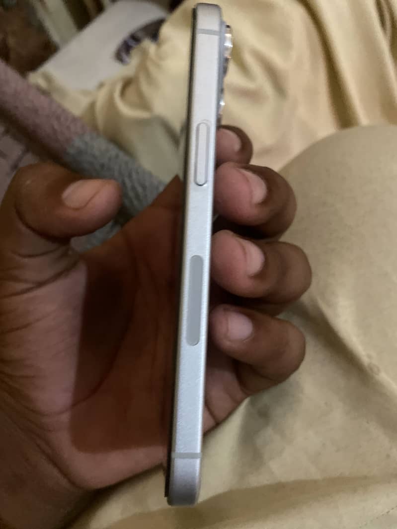 Apple iPhone 15 0