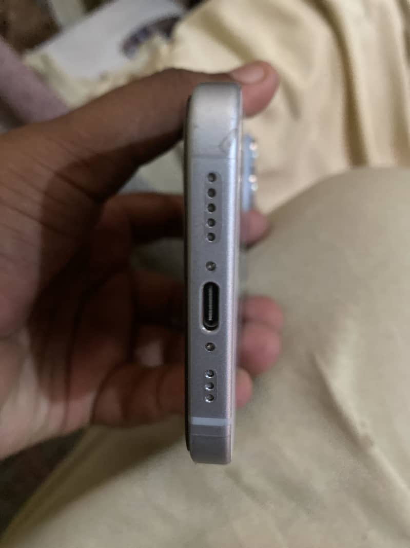 Apple iPhone 15 3