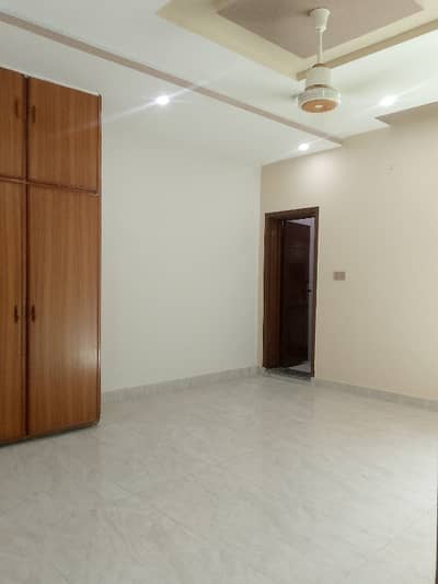 2 Beds Drawing Portion Is Available For Rent